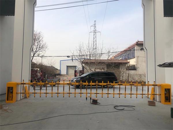 對開柵欄式草莓视频APP污免费廠家