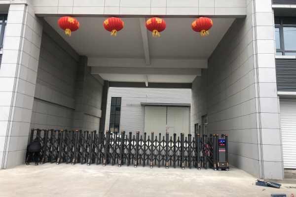 草莓网站在线看